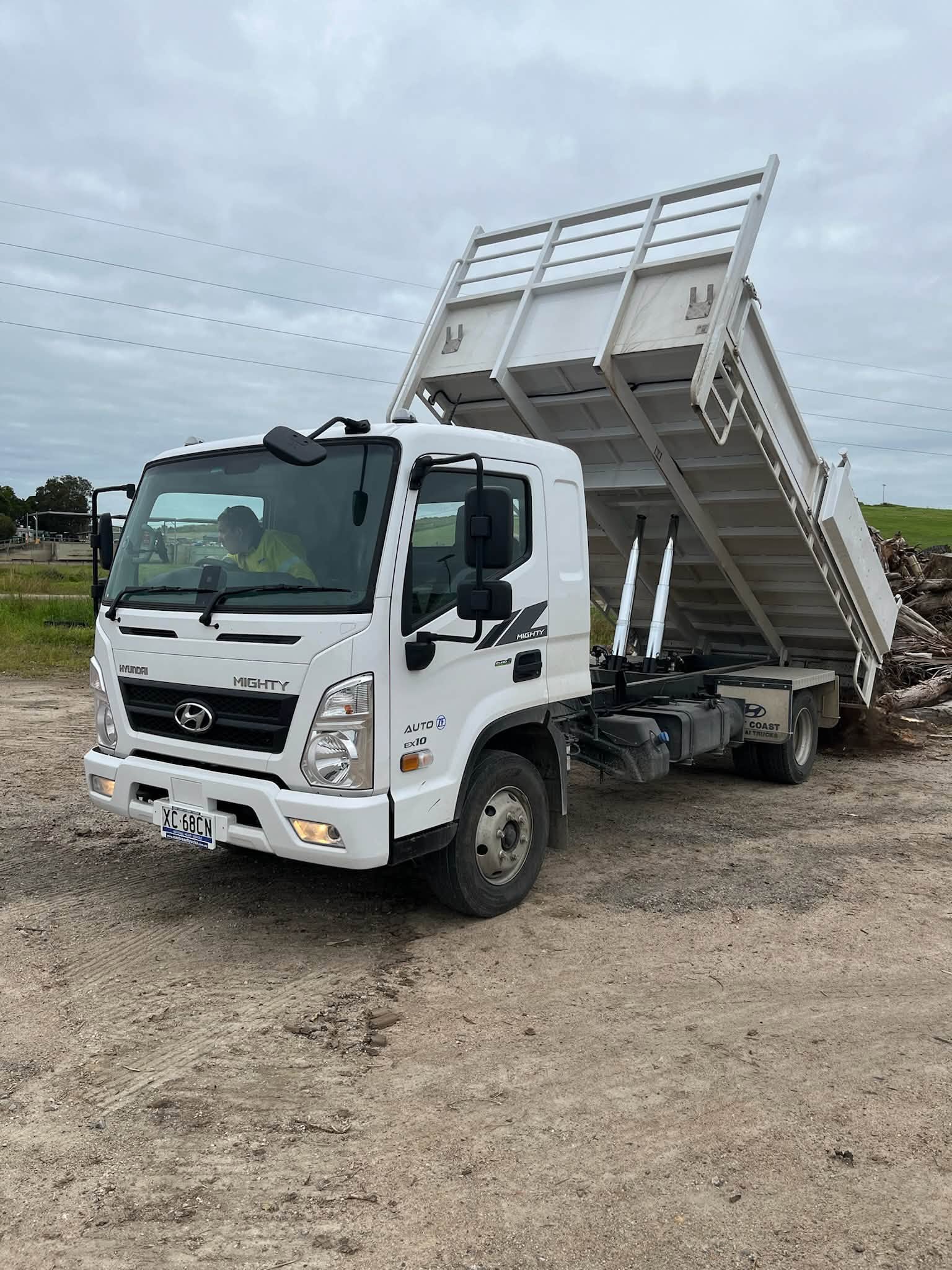 4M Tipper Truck